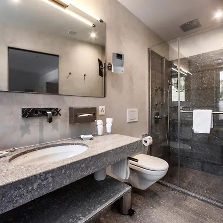 Golf- & Hof Maran فندق أروسا