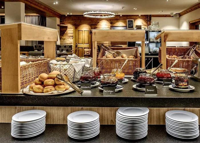 Golf- & Hof Maran Hotell 4*